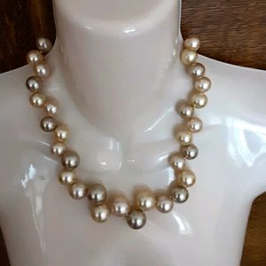 Anne Klein faux large pearl neclace